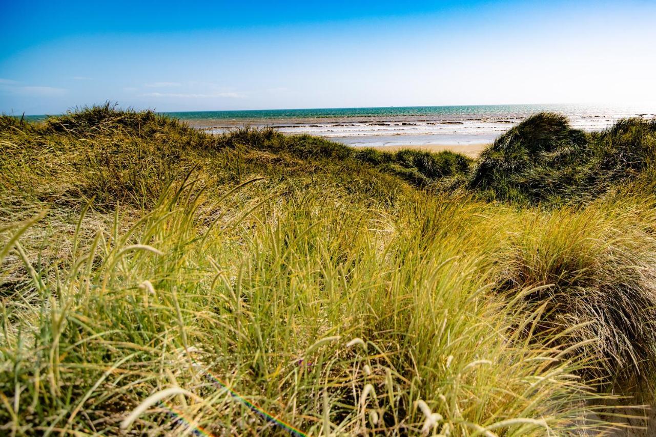 Beach Road Holiday Park Otatara Exteriör bild
