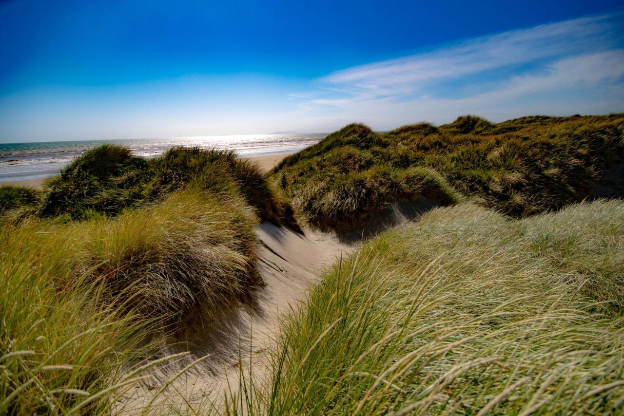 Beach Road Holiday Park Otatara Exteriör bild