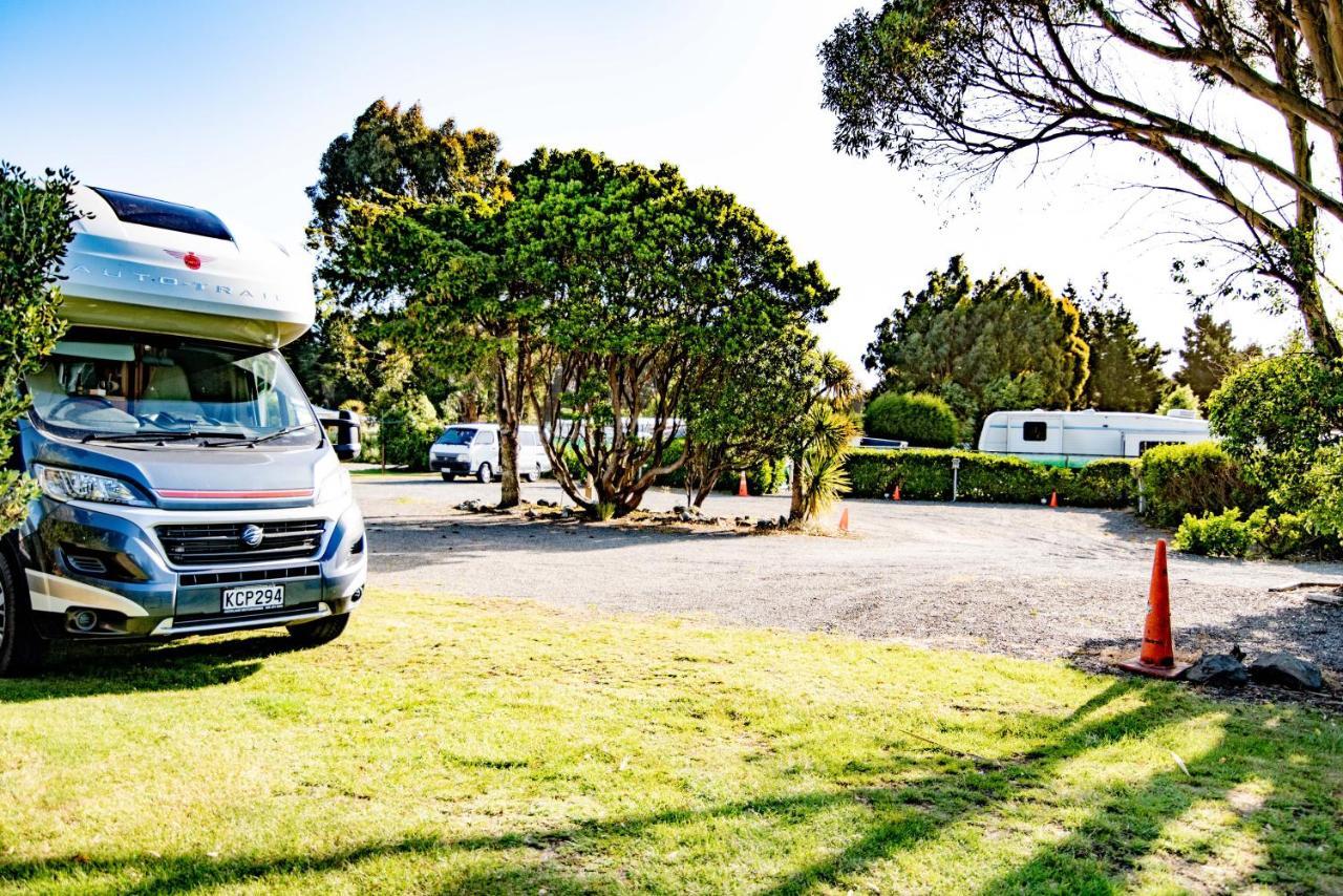 Beach Road Holiday Park Otatara Exteriör bild