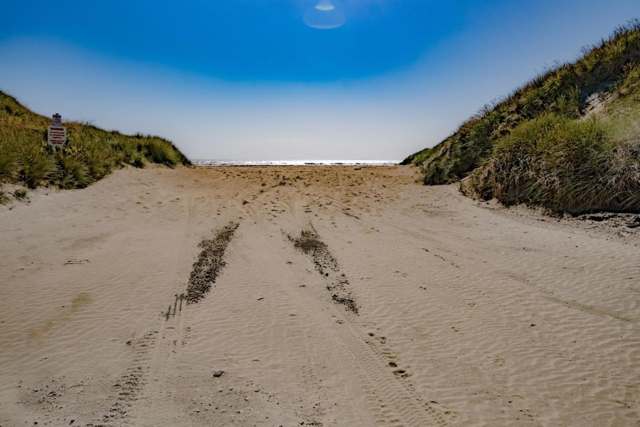 Beach Road Holiday Park Otatara Exteriör bild