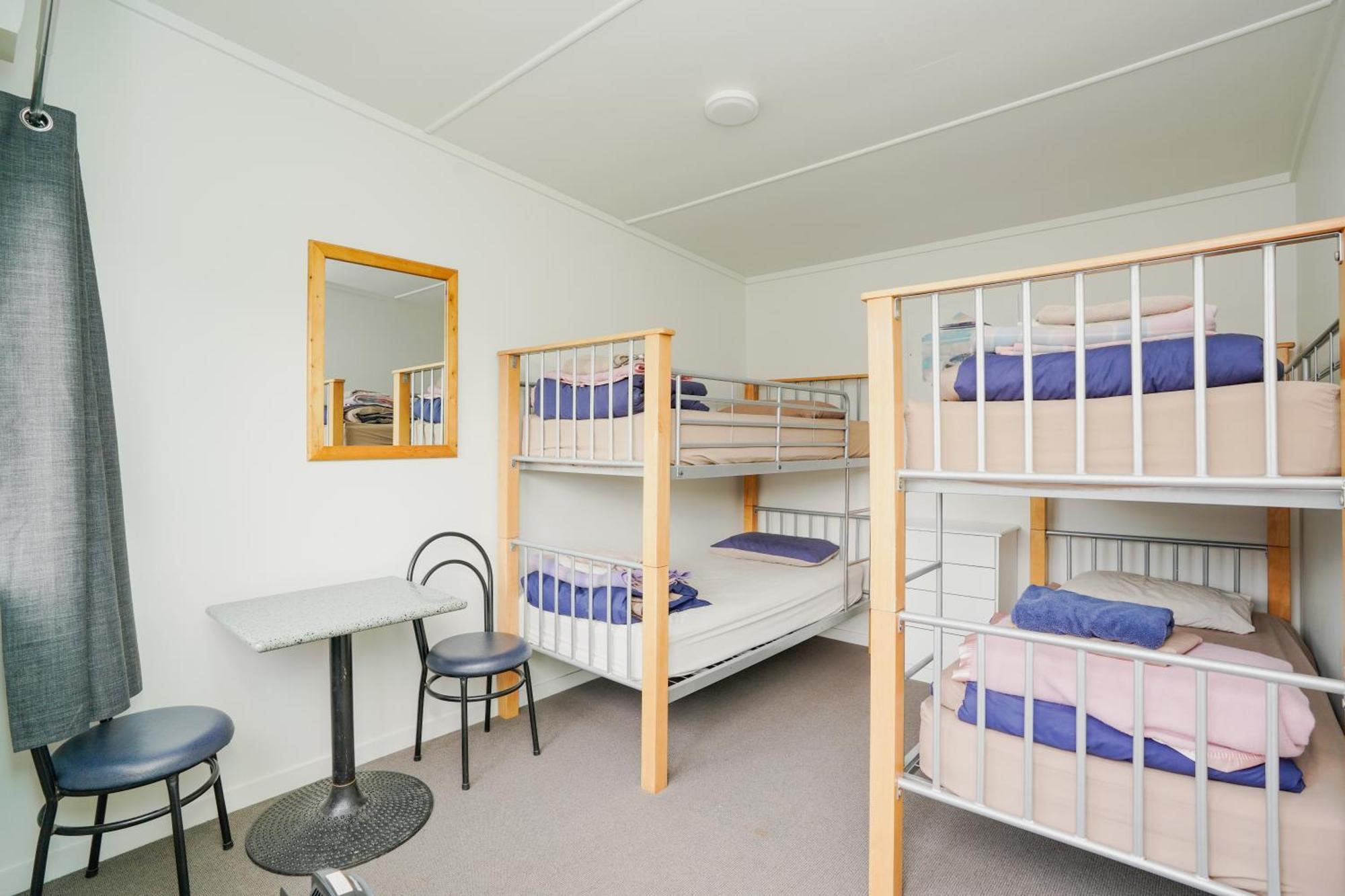 Beach Road Holiday Park Otatara Exteriör bild